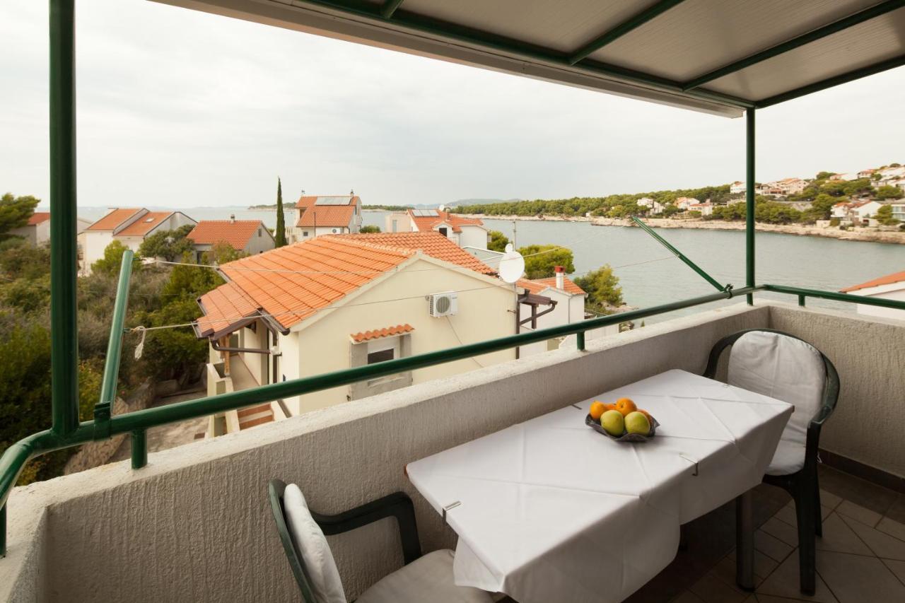 Apartments By The Sea Bilo, Primosten - 4191 Экстерьер фото