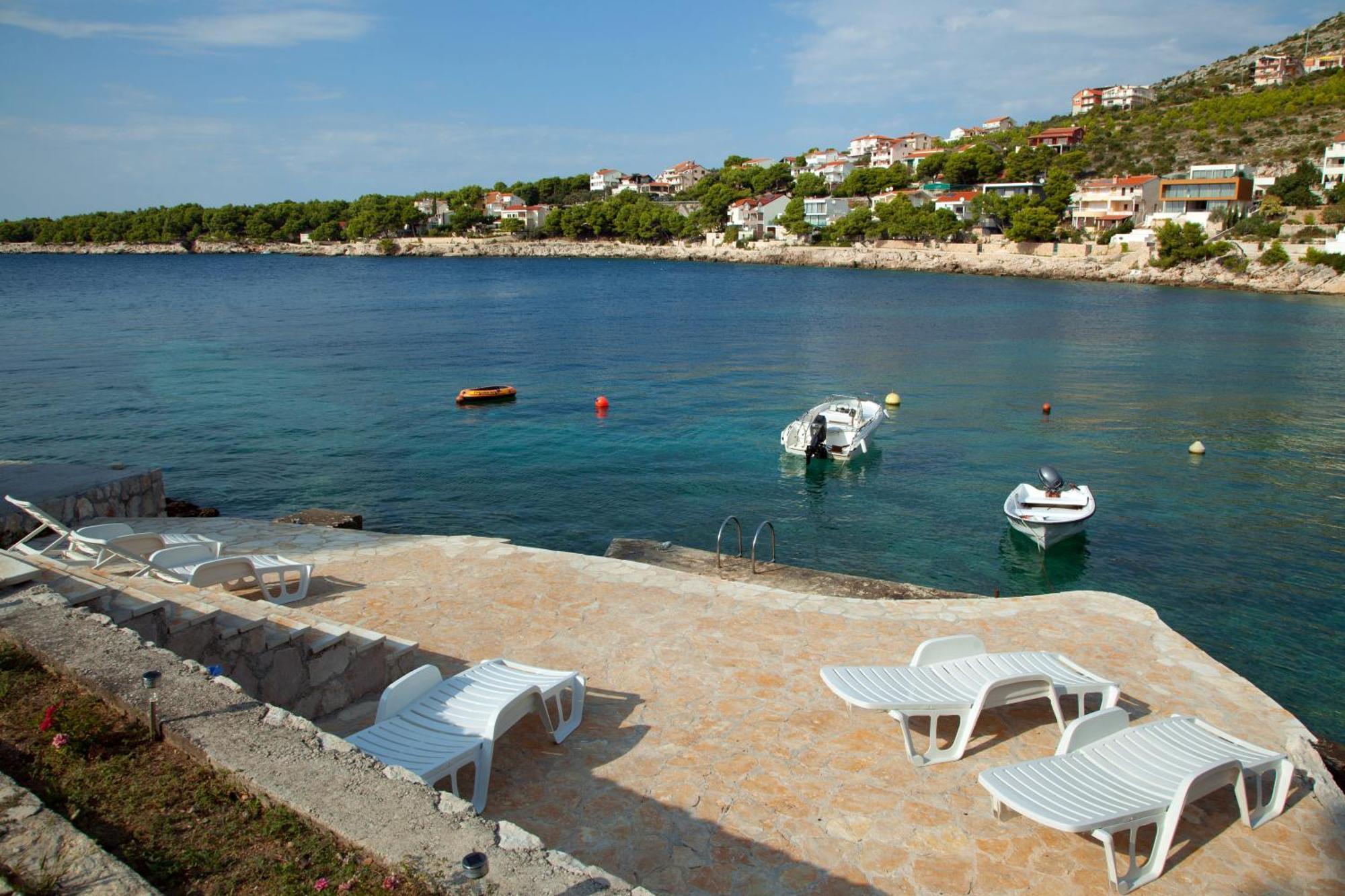 Apartments By The Sea Bilo, Primosten - 4191 Экстерьер фото